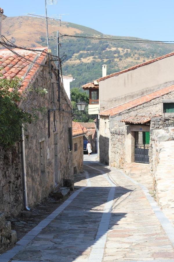 Hotel Ribera Del Corneja Navacepedilla de Corneja Esterno foto