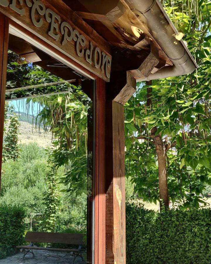 Hotel Ribera Del Corneja Navacepedilla de Corneja Esterno foto