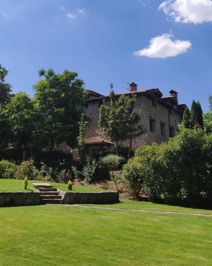 Hotel Ribera Del Corneja Navacepedilla de Corneja Esterno foto