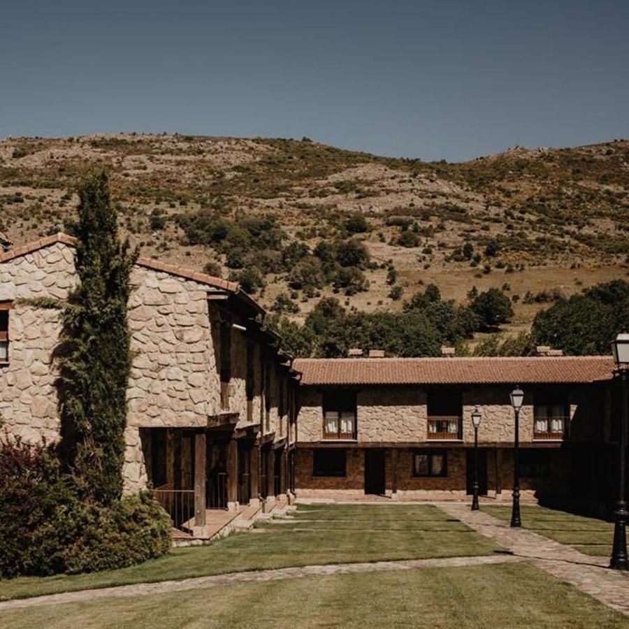 Hotel Ribera Del Corneja Navacepedilla de Corneja Esterno foto