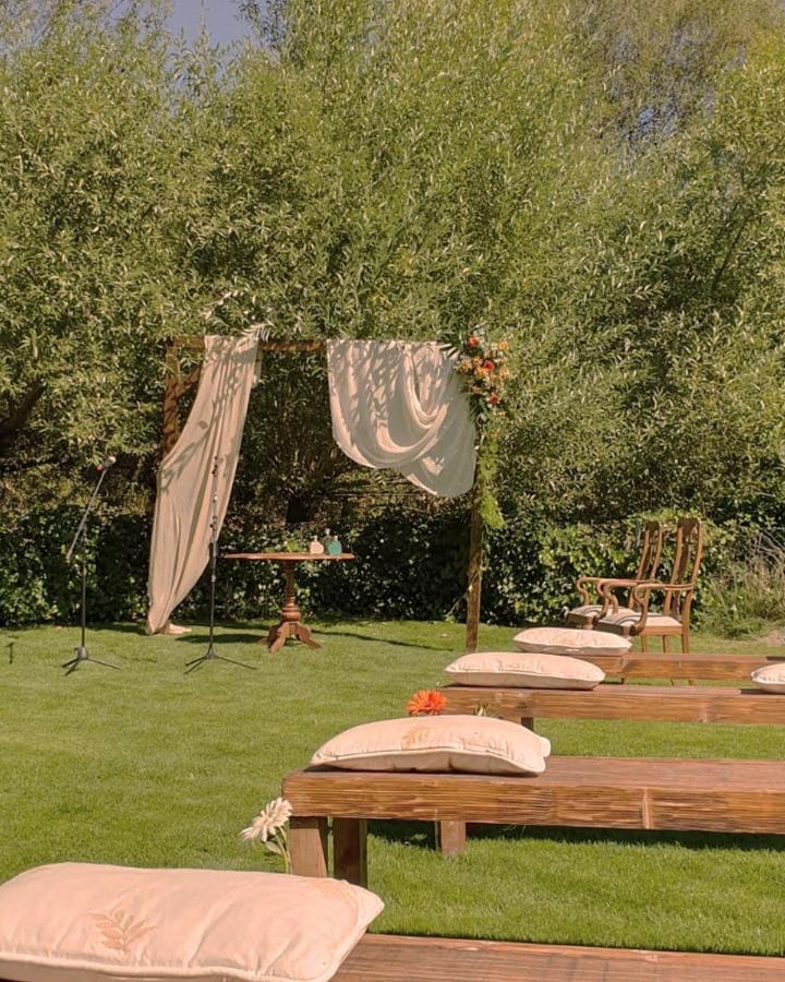 Hotel Ribera Del Corneja Navacepedilla de Corneja Esterno foto