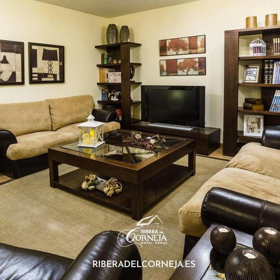 Hotel Ribera Del Corneja Navacepedilla de Corneja Esterno foto