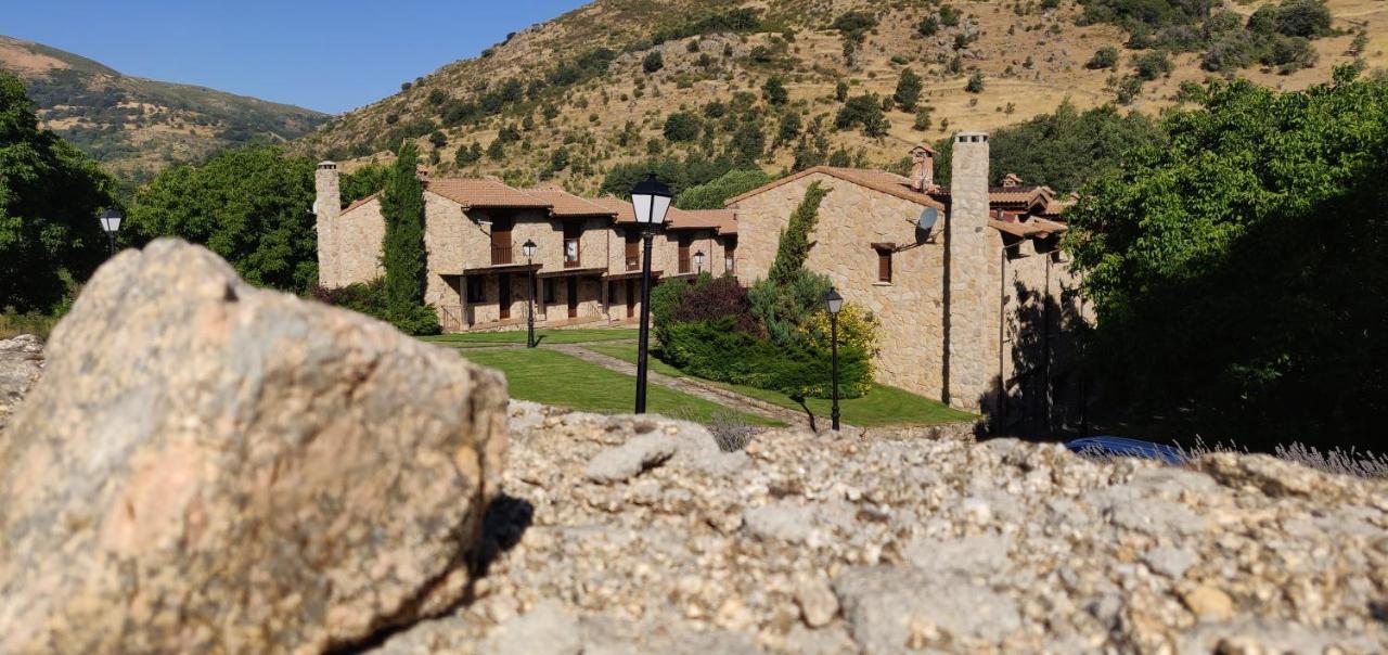 Hotel Ribera Del Corneja Navacepedilla de Corneja Esterno foto
