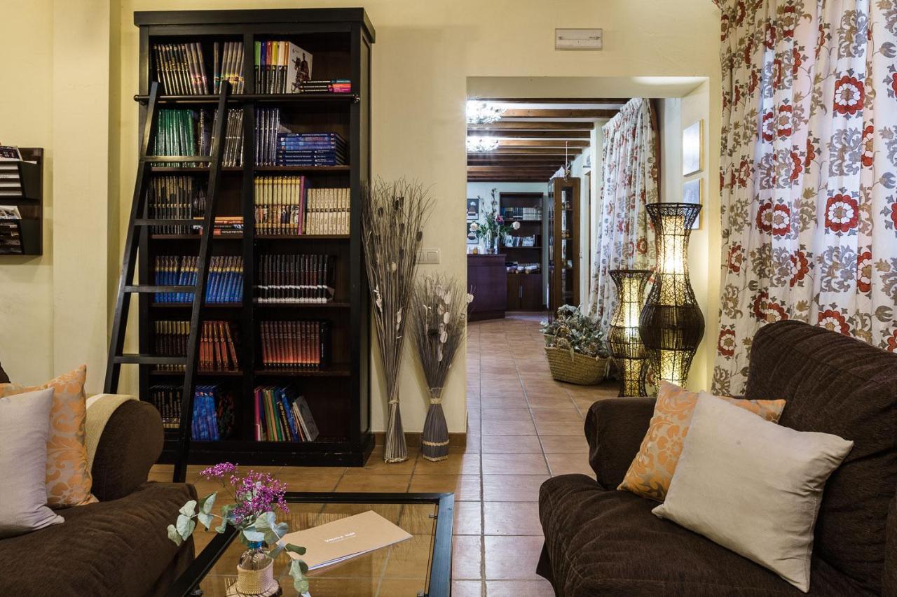 Hotel Ribera Del Corneja Navacepedilla de Corneja Esterno foto